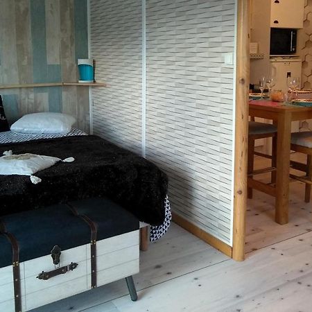 Le Haut Village Chambre D'Hotes Mobi-Loft Cosy Sauna ,Douche ,Chromotherapie Arrest 外观 照片