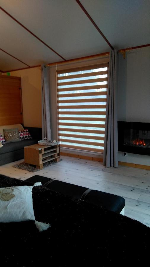 Le Haut Village Chambre D'Hotes Mobi-Loft Cosy Sauna ,Douche ,Chromotherapie Arrest 外观 照片