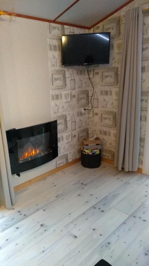 Le Haut Village Chambre D'Hotes Mobi-Loft Cosy Sauna ,Douche ,Chromotherapie Arrest 外观 照片