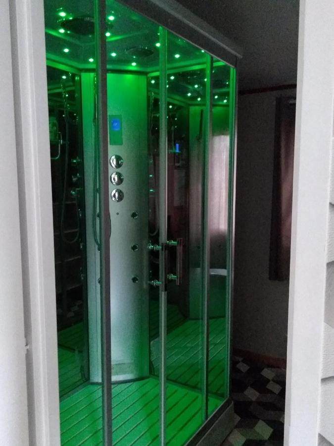 Le Haut Village Chambre D'Hotes Mobi-Loft Cosy Sauna ,Douche ,Chromotherapie Arrest 外观 照片